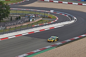 卢伟冰抵达纽北赛道:亲自开几圈过一下瘾