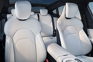 小米SU7浅色内饰日常该如何保养 官方回应:两点建议、四种方法