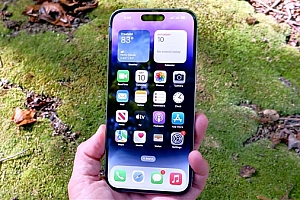 iPhone 16进入备货关键期:富士康大举招人 面试排长队