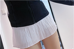 取代瑜伽裤:网球裙成了女生的新班服