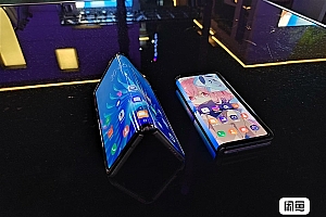 折叠屏手机鼻祖!柔派FlexPai 3真机现身:升降前摄真全面屏